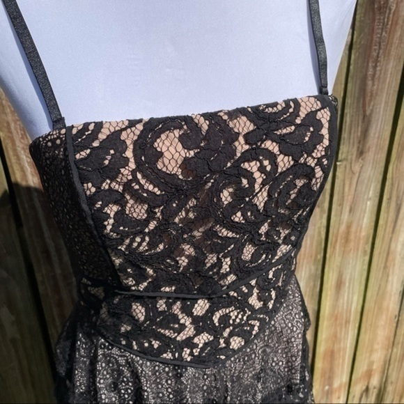 BCBGMAXAZRIA Black Nude Lace Tiered Skirt Ellie Dress 8 - Picture 9 of 16